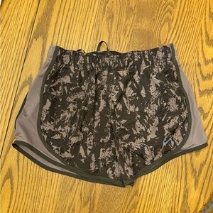 Nike Women's Dri-FIT Tempo Printed Running Shorts; Womens Small; NWT